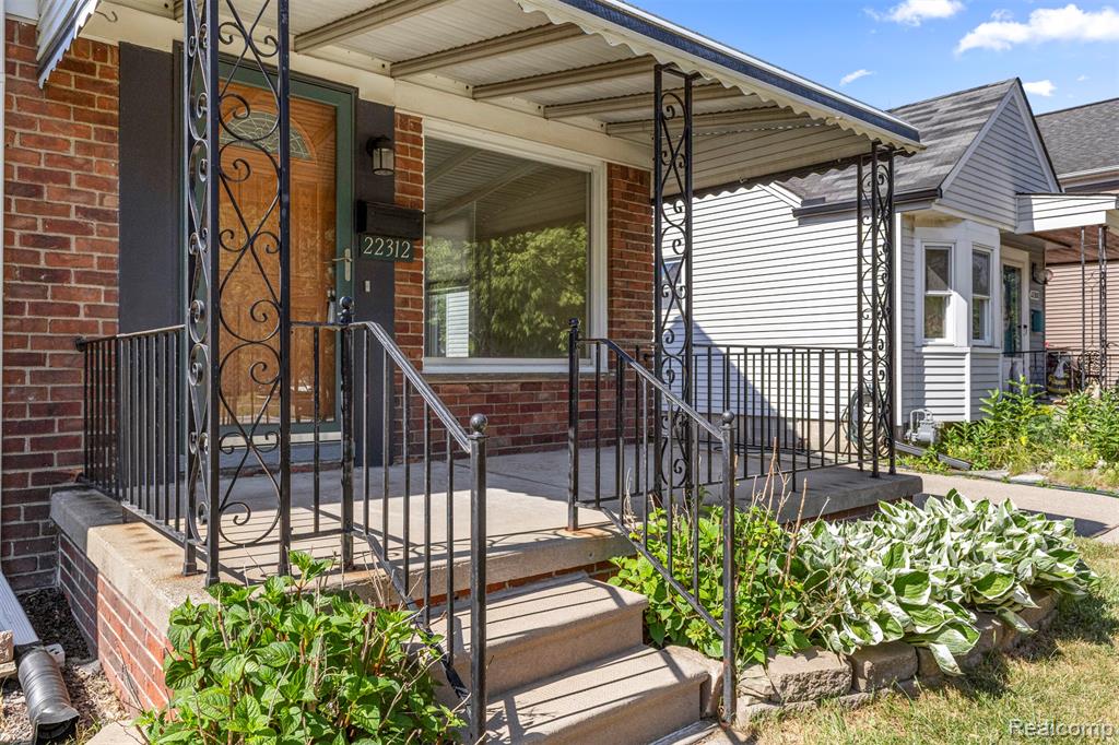 22312 Madison Street Dearborn, MI 48124 - Photo 3 of 47