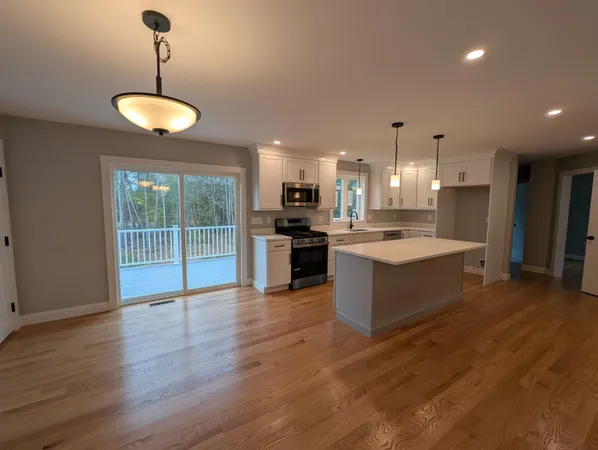 $849,900 | 15 Bald Hill Road, Raymond, NH 03077