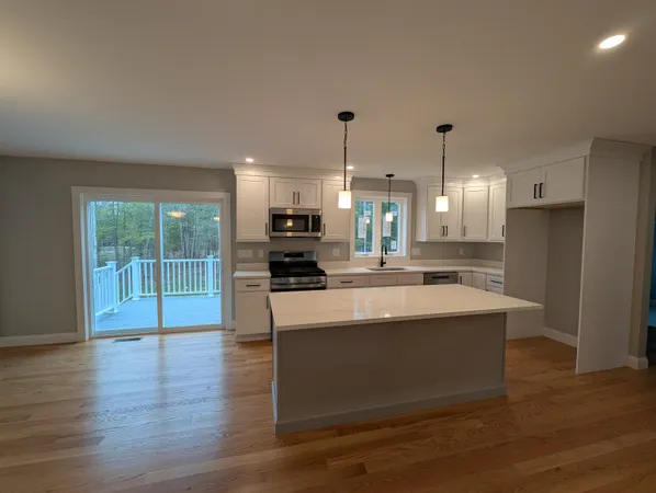 $849,900 | 15 Bald Hill Road, Raymond, NH 03077