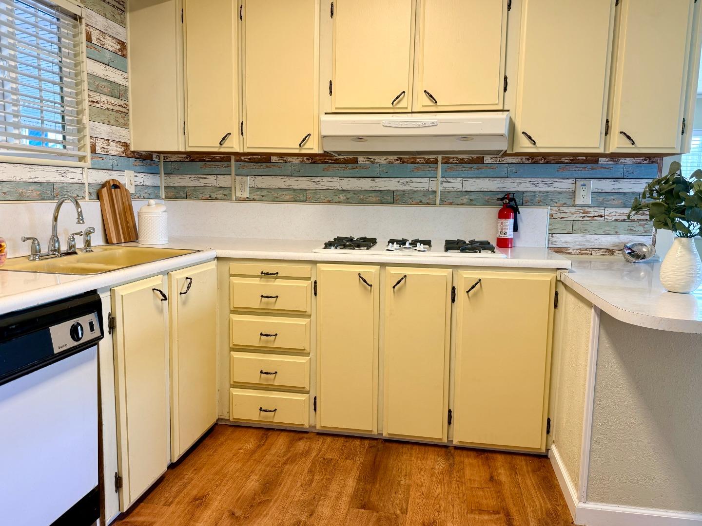 2155 Wharf Road, Unit 12 Capitola, CA 95010 - Photo 3 of 20