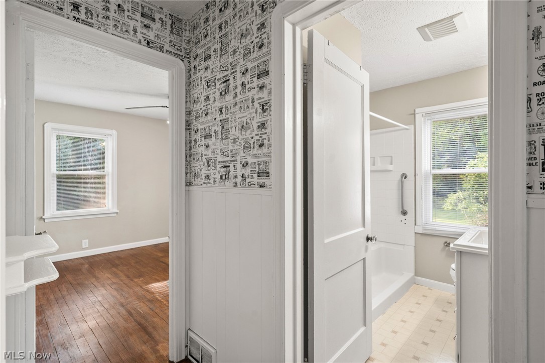 11761 Valley View Road Northfield, OH 44067 - Photo 17 of 27 Gallery Image 17