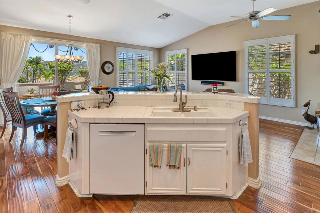 2426 Columbine Road Alpine, CA 91901 - Photo 10 of 28