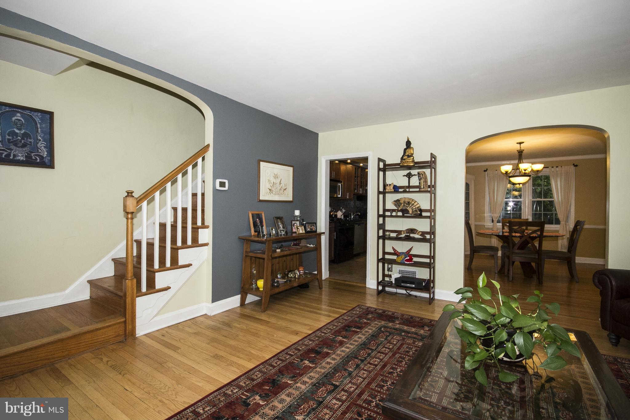 158 Dumbarton Road Baltimore, MD 21212 - Photo 5 of 20 Living Room
