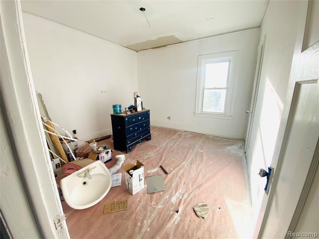 3064 Harding Street Detroit, MI 48214 - Photo 18 of 25 Gallery Image 18