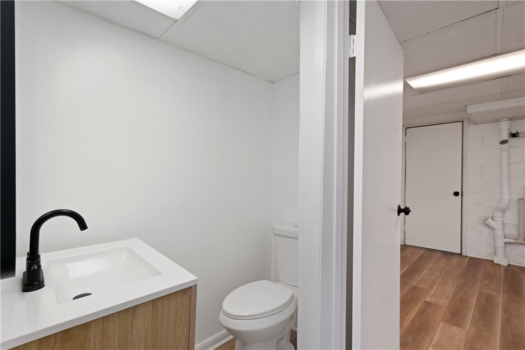 1417 Jefferson Heights Road Pittsburgh, PA 15235 - Photo 23 of 28 Full Bathroom in Basement