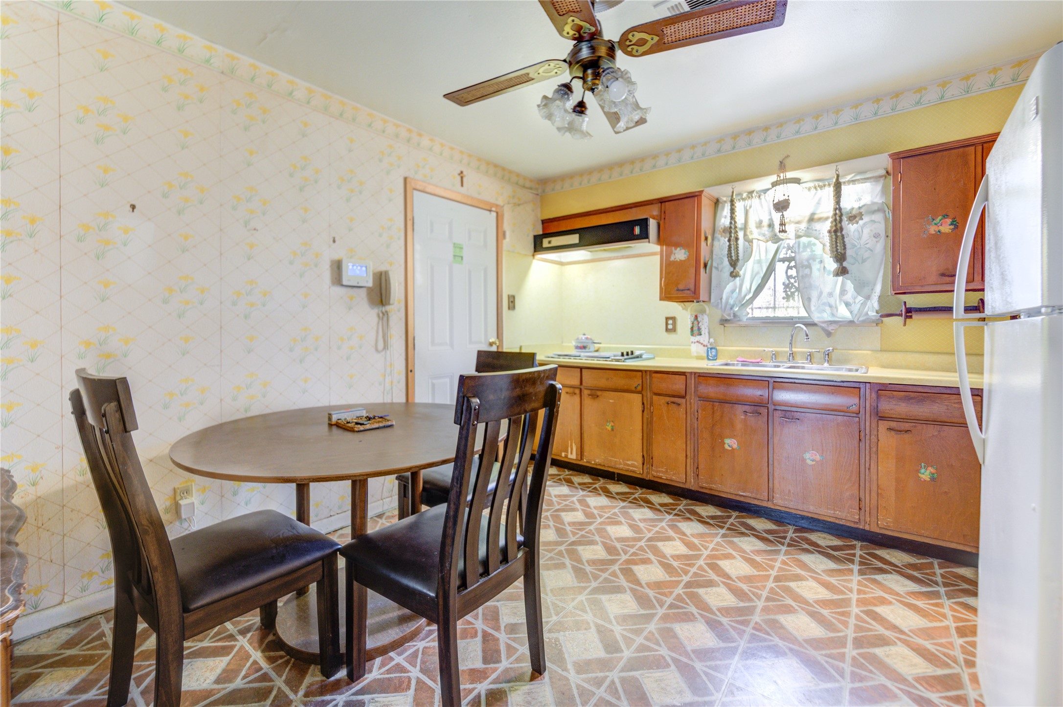 5223 Grace Point Lane Houston, TX 77048 - Photo 16 of 24 a dining room with granite countertop furniture and window