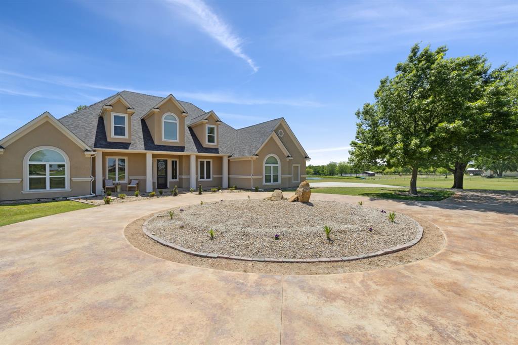 626 Scoggins Road Tioga, TX 76271 - Photo 4 of 39