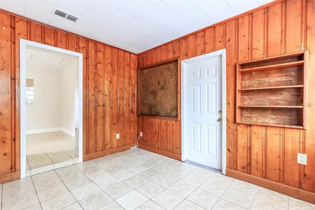 $179,900 | 2602 Sunshine Drive North, Lakeland, FL 33801