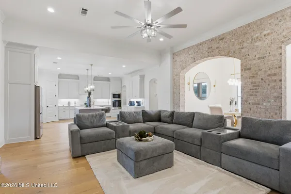 $640,000 | 230 Lost Oak Lane, Brandon, MS 39047