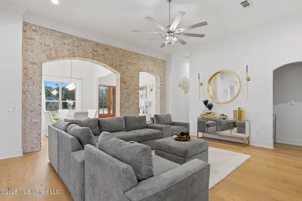 $640,000 | 230 Lost Oak Lane, Brandon, MS 39047