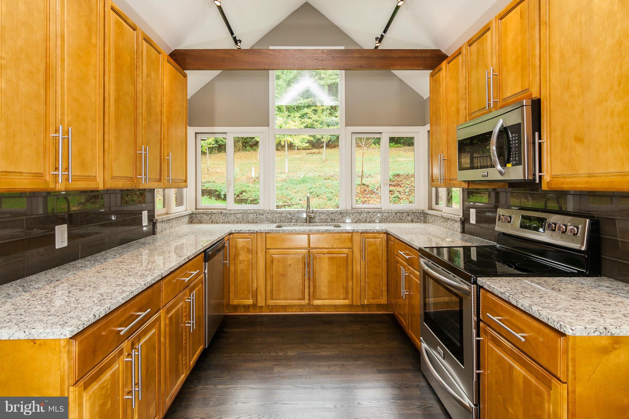 26727 Clarksburg Road Damascus, MD 20872 - Photo 3 of 30 Kitchen