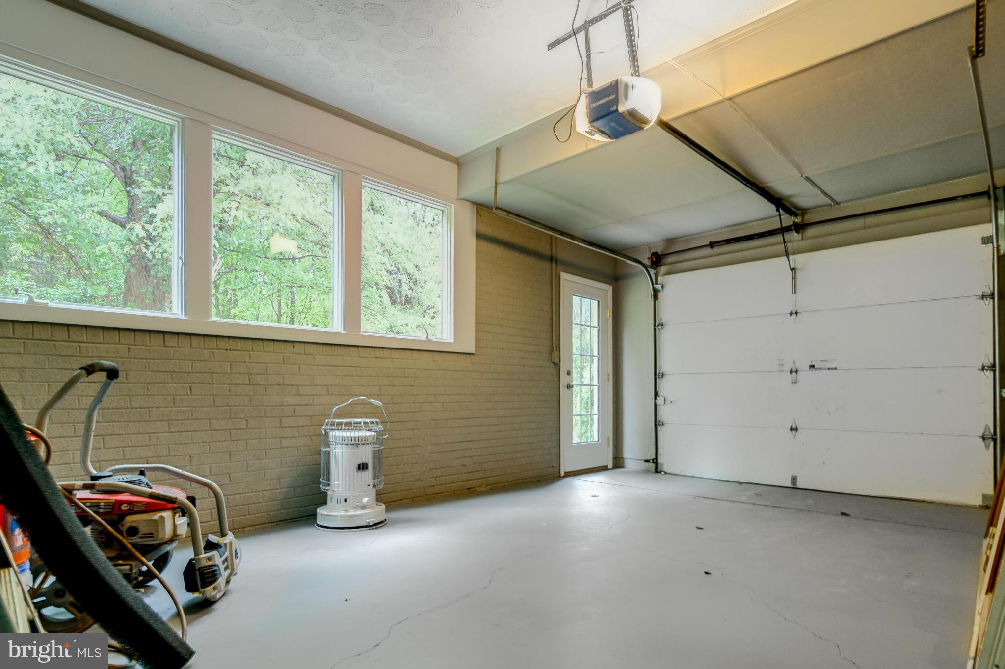 26727 Clarksburg Road Damascus, MD 20872 - Photo 23 of 30 Interior (General)