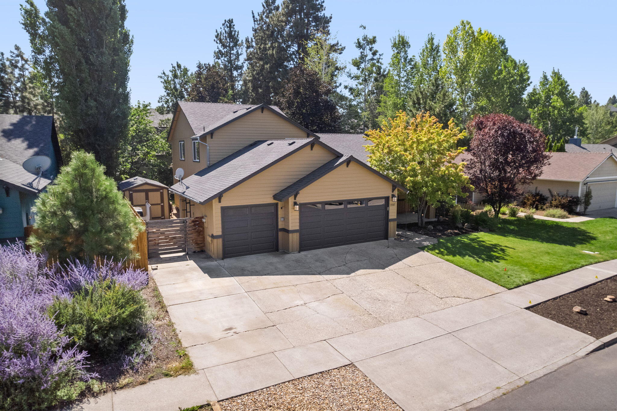 19985 Powers Road Bend, OR 97702 - Photo 37 of 44 6-web-or-mls-Riley Visuals-6