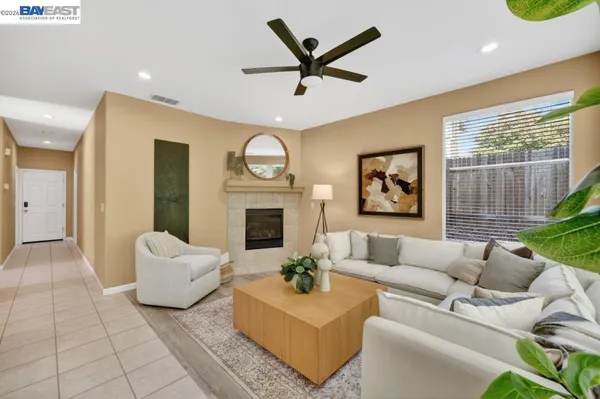 $749,000 | 1857 Greenlaw Way, Folsom, CA 95630
