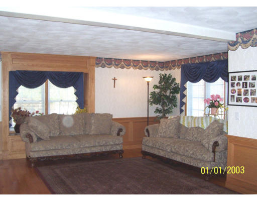 44 Wayside Road Tewksbury, MA 01876 - Photo 2 of 13 Gallery Image 2