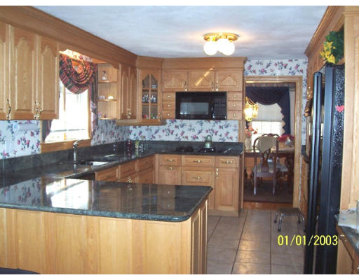 44 Wayside Road Tewksbury, MA 01876 - Photo 4 of 13 Gallery Image 4