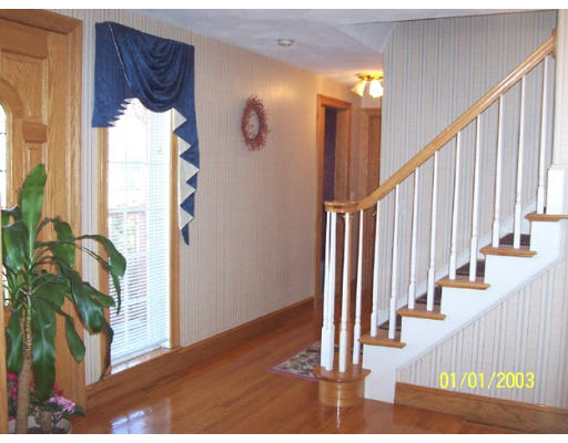 44 Wayside Road Tewksbury, MA 01876 - Photo 6 of 13 Gallery Image 6