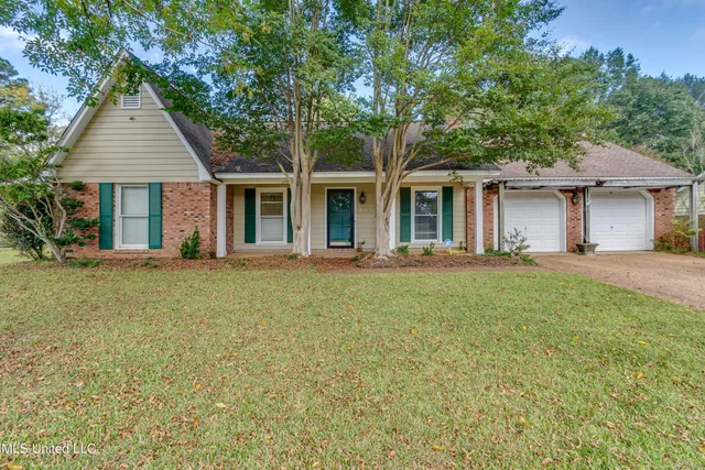 $215,000 | 305 Kelly's Glen, Ridgeland, MS 39157
