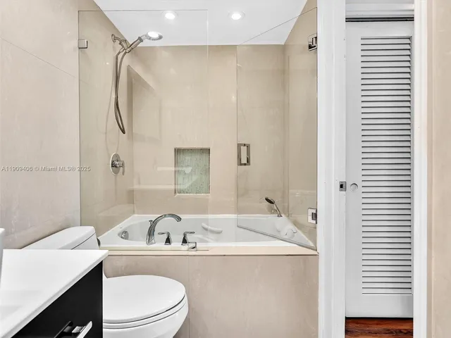 $225,000 | 4400 Hillcrest Drive, Unit 617B, Hollywood, FL 33021