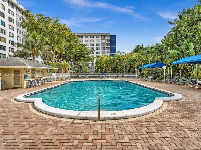 $225,000 | 4400 Hillcrest Drive, Unit 617B, Hollywood, FL 33021