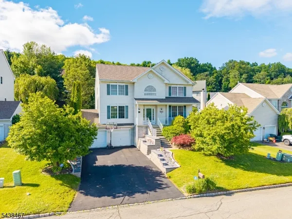 $735,000 | 5 Pegasus Place, Hackettstown, NJ 07840