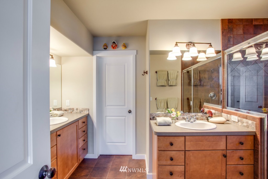 1190 South Lakeshore Road Chelan, WA 98816 - Photo 17 of 25 Gallery Image 17