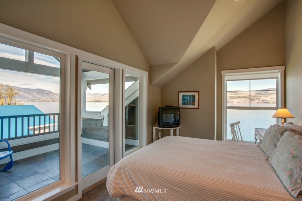 1190 South Lakeshore Road Chelan, WA 98816 - Photo 23 of 25 Gallery Image 23