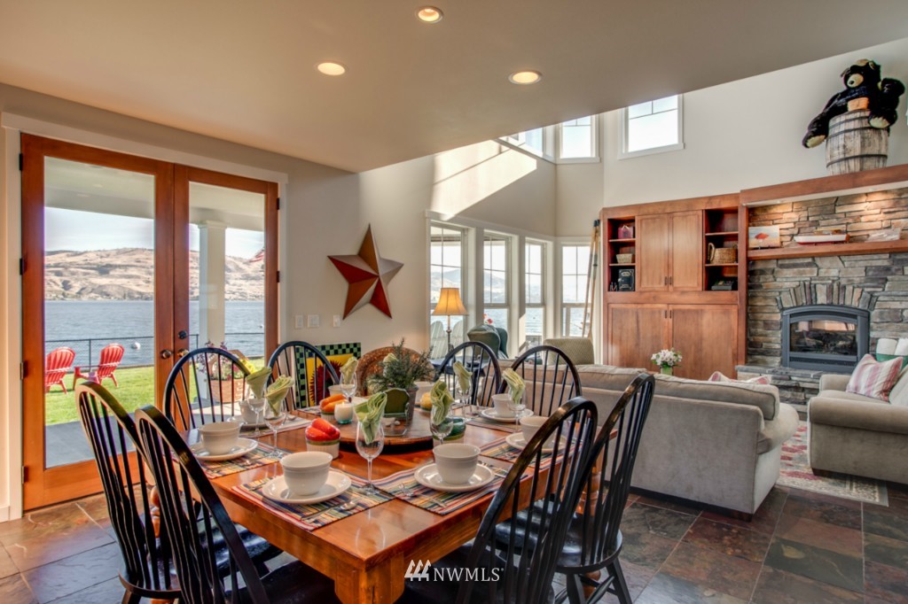 1190 South Lakeshore Road Chelan, WA 98816 - Photo 9 of 25 Gallery Image 9