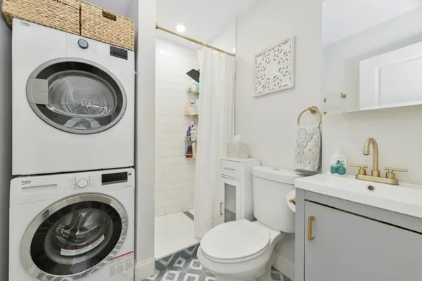 $8,000 | 893 East 4th Street, Unit 2, Boston, MA 02127