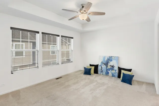 a view of livingroom with furniture