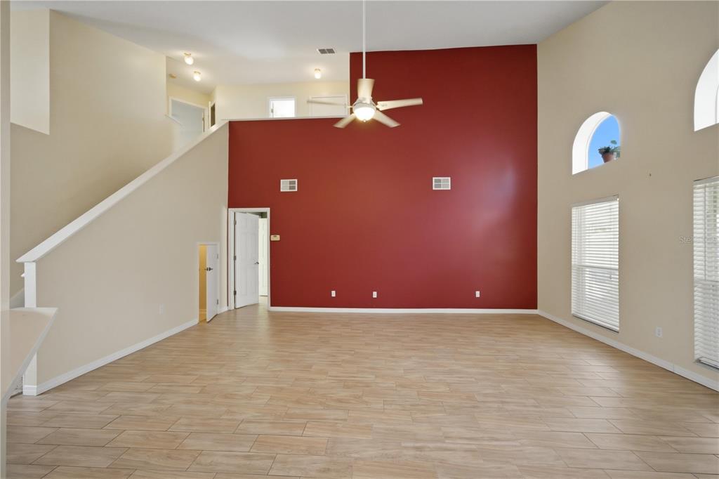 632 Blenheim Loop Winter Springs, FL 32708 - Photo 40 of 55 a view of a livingroom with a ceiling fan