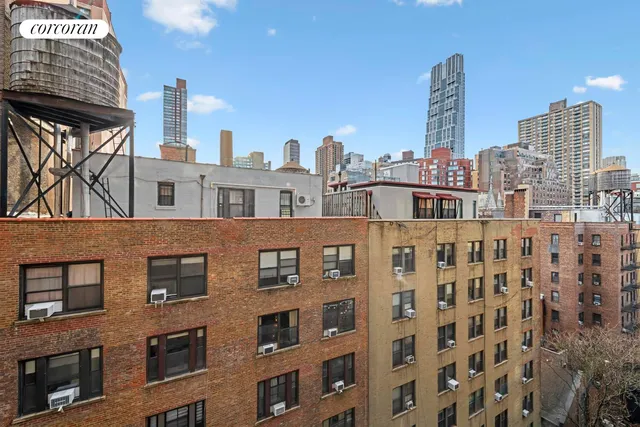 $575,000 | 116 West 72nd Street, Unit 10D | Upper West Side