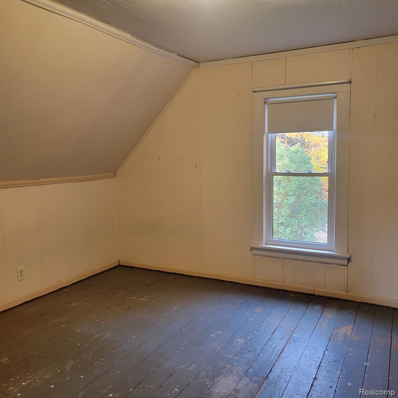 5782 Lyons Road Imlay City, MI 48444 - Photo 22 of 47 2ND LEVEL BEDROOM
