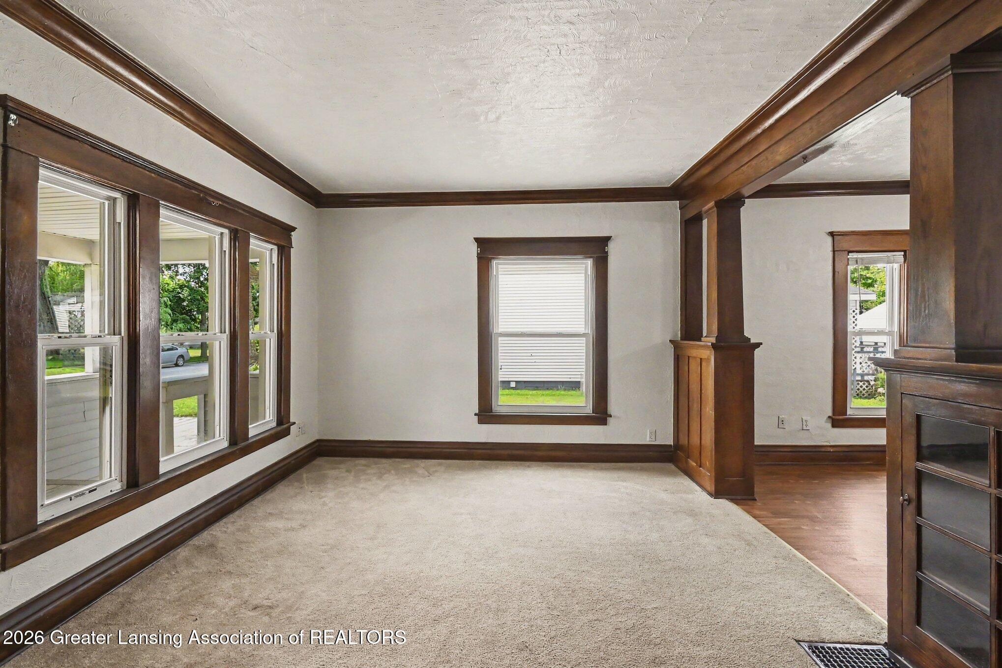 925 Clark Street Lansing, MI 48906 - Photo 9 of 27 007_file_1624