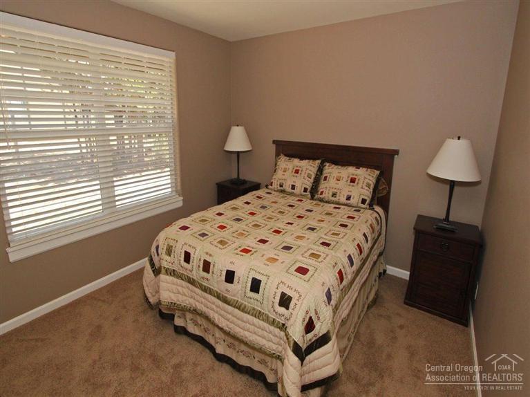 16983 Hermosa Road Bend, OR 97707 - Photo 11 of 22 Additional Photo