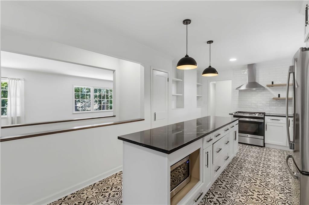 6748 Brandon Mill Road Northwest Sandy Springs, GA 30328 - Photo 10 of 43 Gallery Image 10