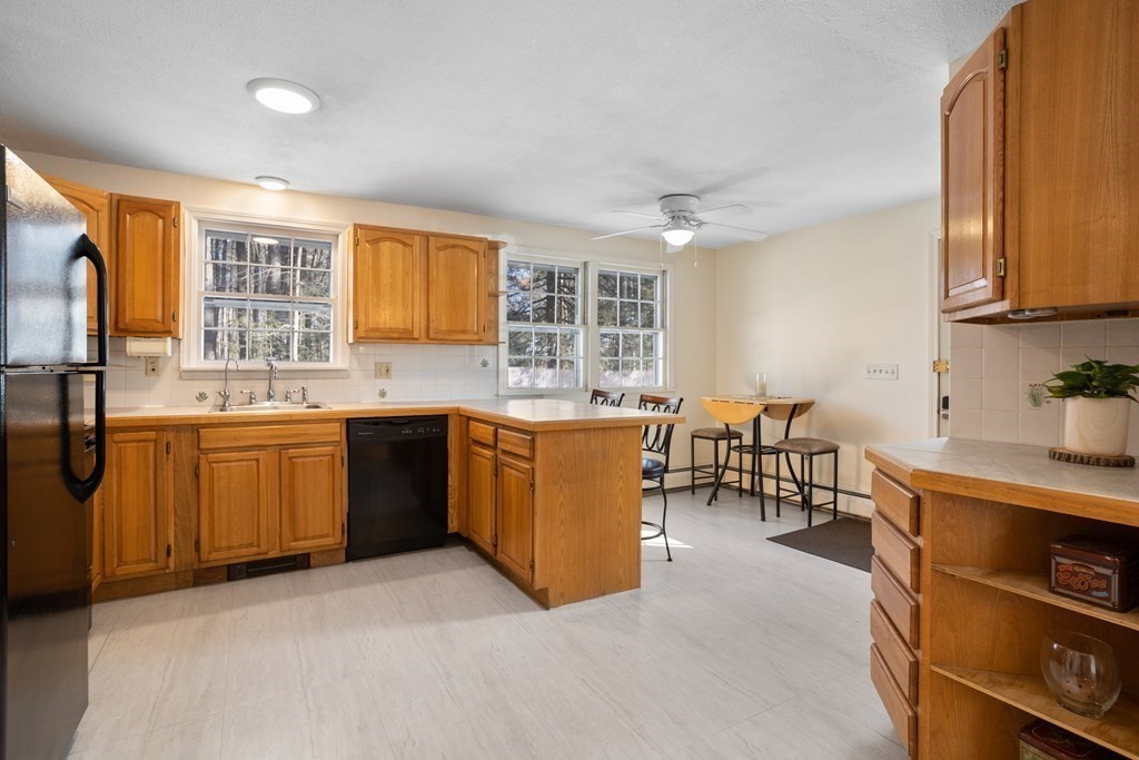 172 Groton Road Westford, MA 01886 - Photo 9 of 32 Gallery Image 9