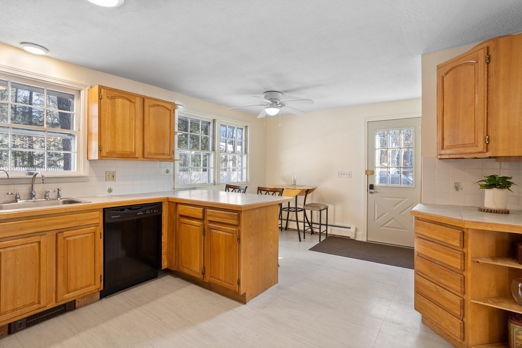 172 Groton Road Westford, MA 01886 - Photo 10 of 32 Gallery Image 10