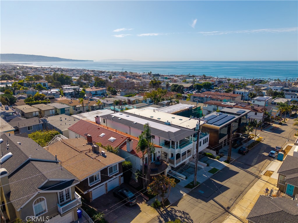 620 12th Street Manhattan Beach, CA 90266 - Photo 3 of 3 Overview of Home with Ocean