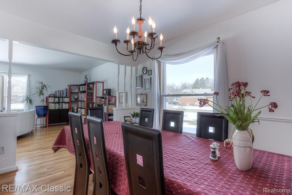 29928 Fox Grove Road Farmington, MI 48334 - Photo 14 of 47