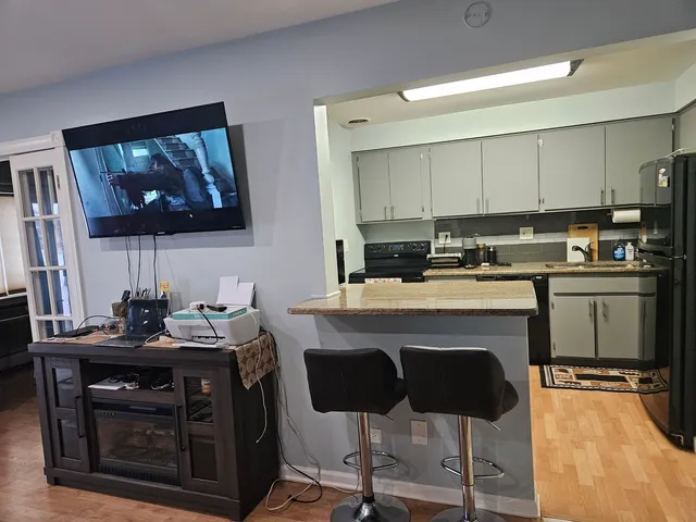 $205,000 | 603 Falcon Drive, Unit 104A, Arlington Heights, IL 60005