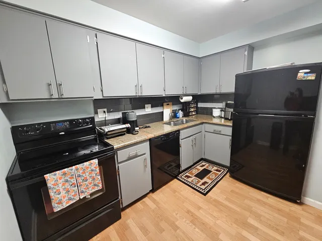 $205,000 | 603 Falcon Drive, Unit 104A, Arlington Heights, IL 60005