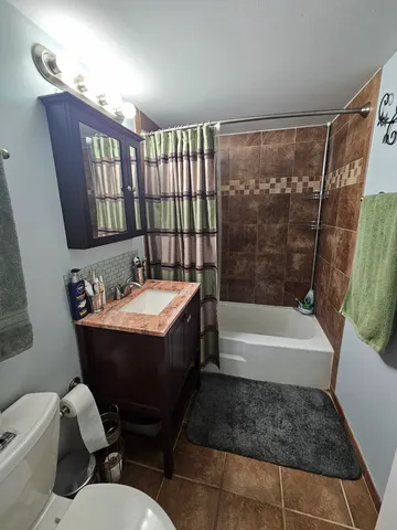 $205,000 | 603 Falcon Drive, Unit 104A, Arlington Heights, IL 60005