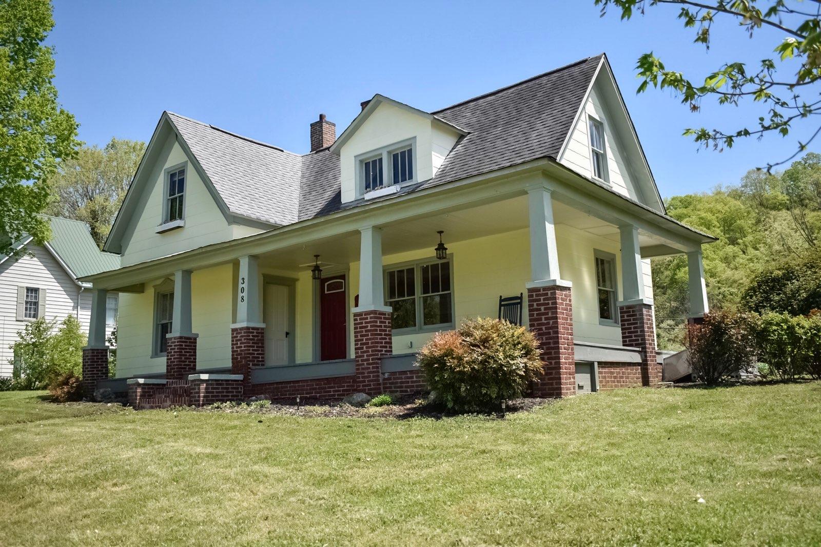 308 Front Street Luttrell, TN 37779 - Photo 2 of 27 IMG_7015
