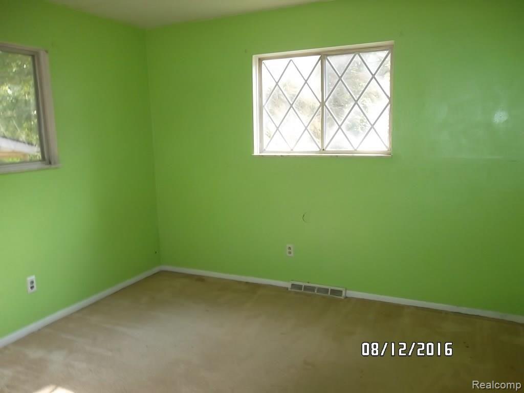 3681 State Road Fort Gratiot, MI 48059 - Photo 15 of 17