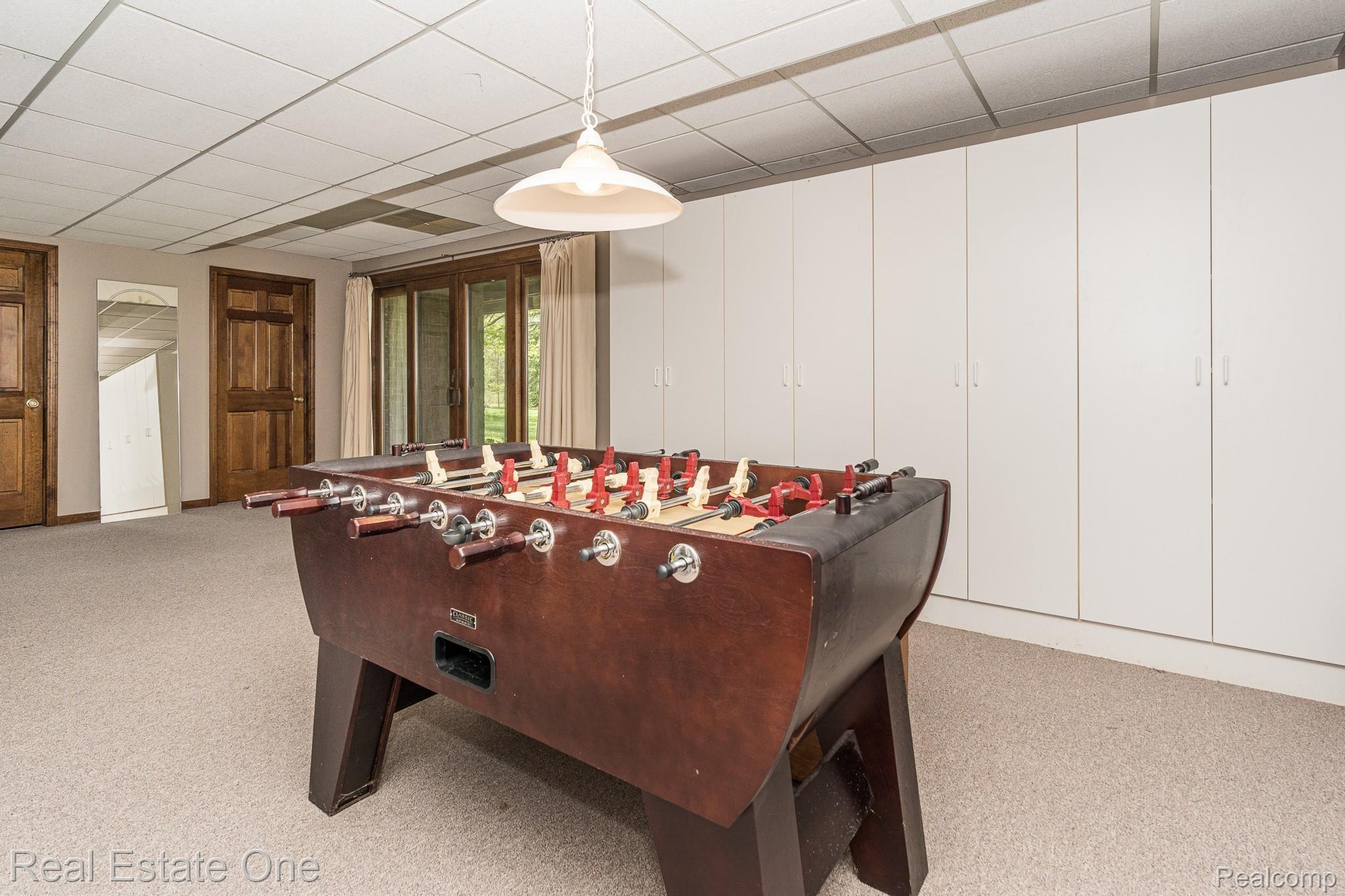3798 Summit Ridge Drive Rochester, MI 48306 - Photo 28 of 32 3798 Summit Ridge Storage Cabinets INCLUDED MLS-W028.jpg