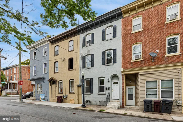 $1,400 | 715 West 8th Street, Unit 2, Wilmington, DE 19801