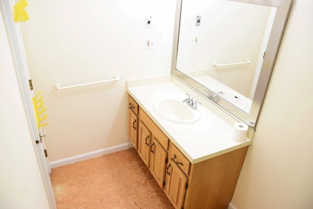 35 Merrymount Road, Unit 1 Quincy, MA 02169 - Photo 18 of 36 Gallery Image 18