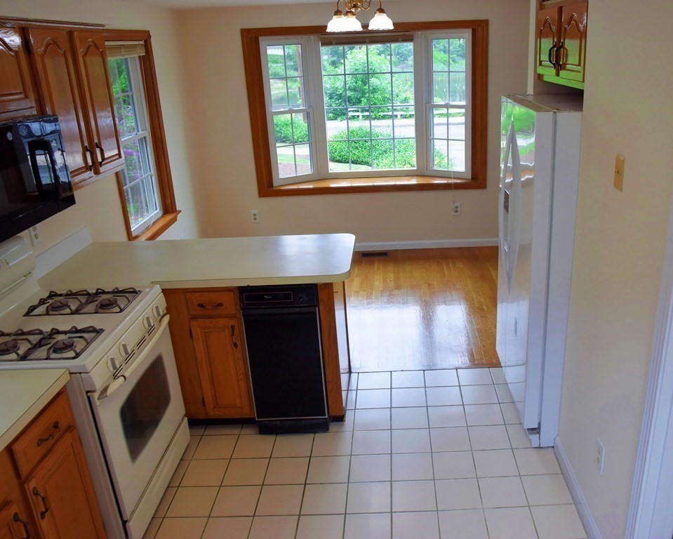 35 Merrymount Road, Unit 1 Quincy, MA 02169 - Photo 8 of 36 Gallery Image 8