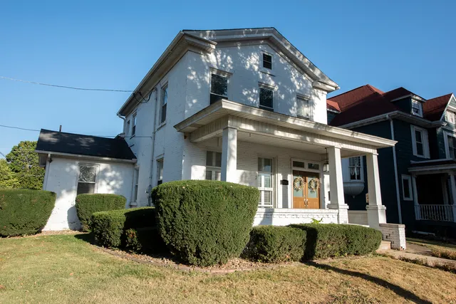 $144,900 | 716 Locust Street, Sterling, IL 61081